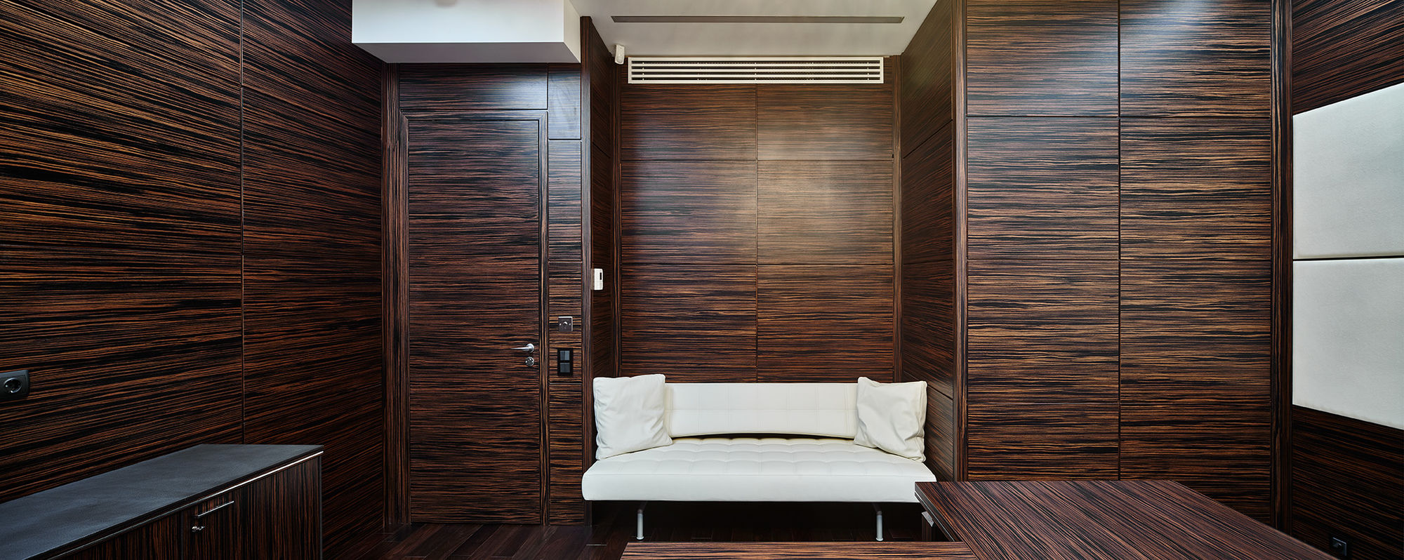 Photo Exclusive doors