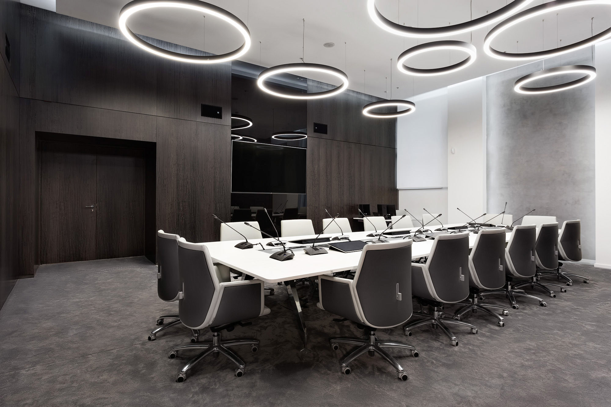 Photo Exclusive doors