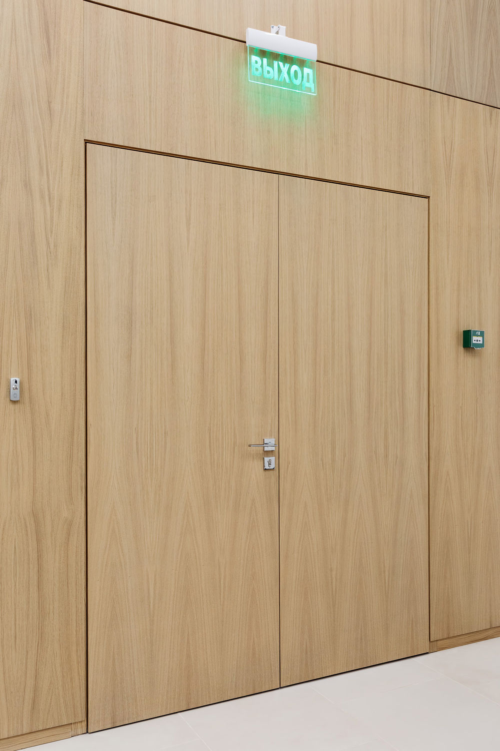 Photo Exclusive doors