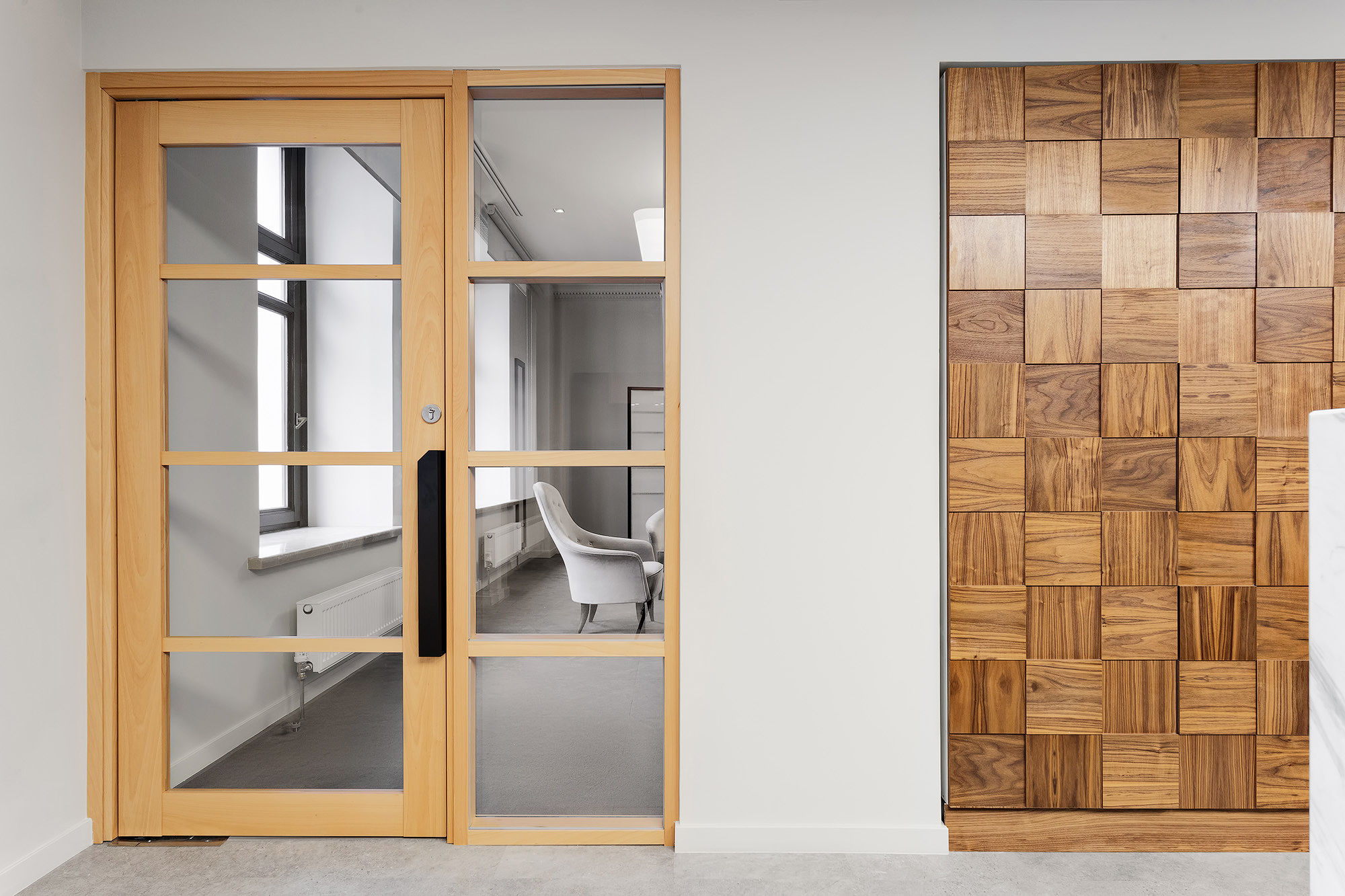 Photo Exclusive doors