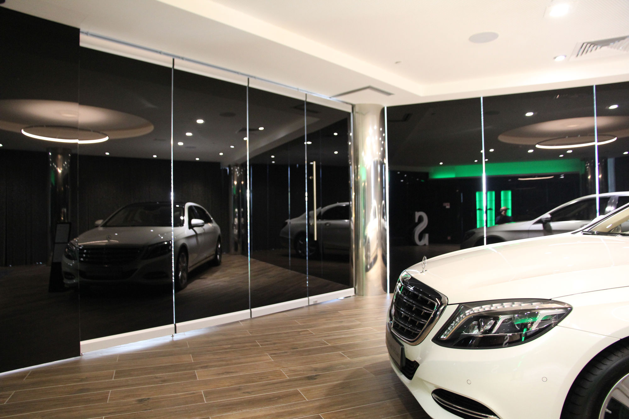 Photo All-glass sliding partitions NAYADA Hufcor G3000