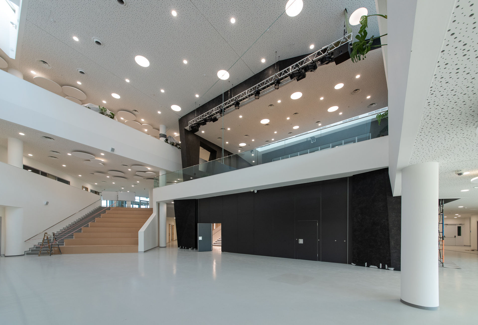 Photo Deaf sliding partitions NAYADA Hufcor