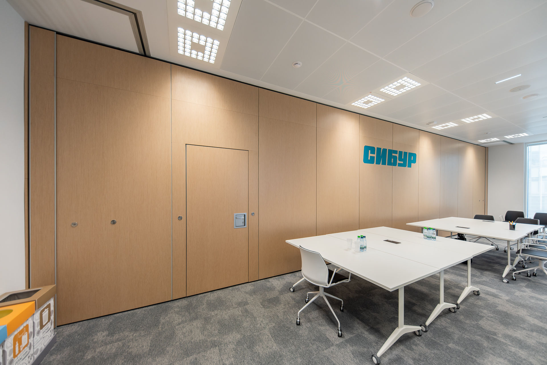 Photo Deaf sliding partitions NAYADA Hufcor