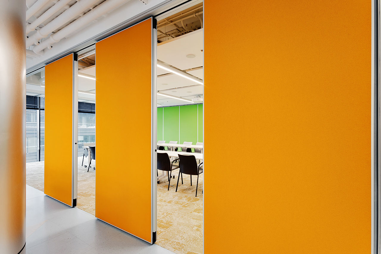 Photo Deaf sliding partitions NAYADA Hufcor