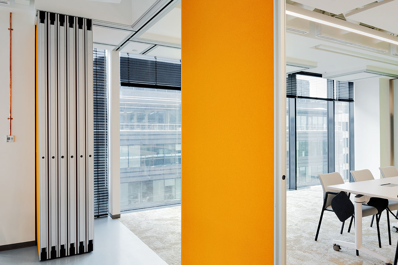 Photo Deaf sliding partitions NAYADA Hufcor