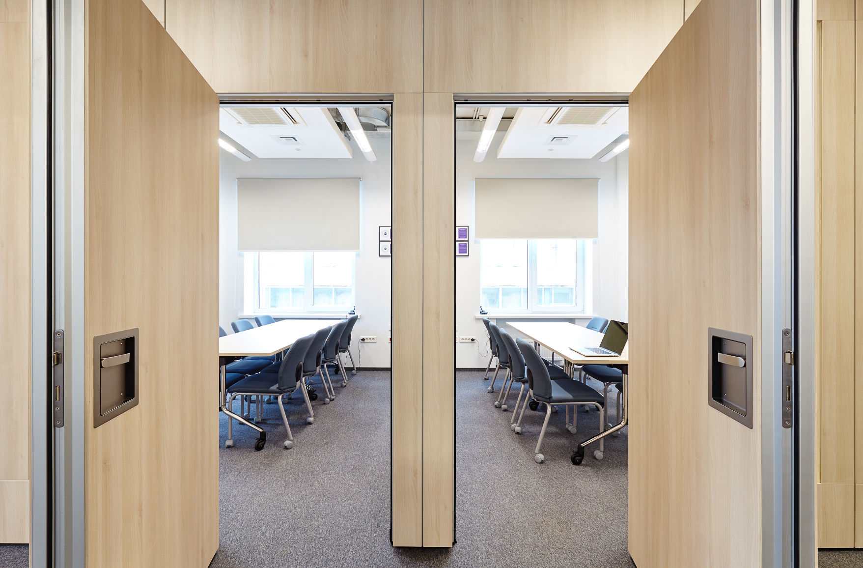 Photo Deaf sliding partitions NAYADA Hufcor