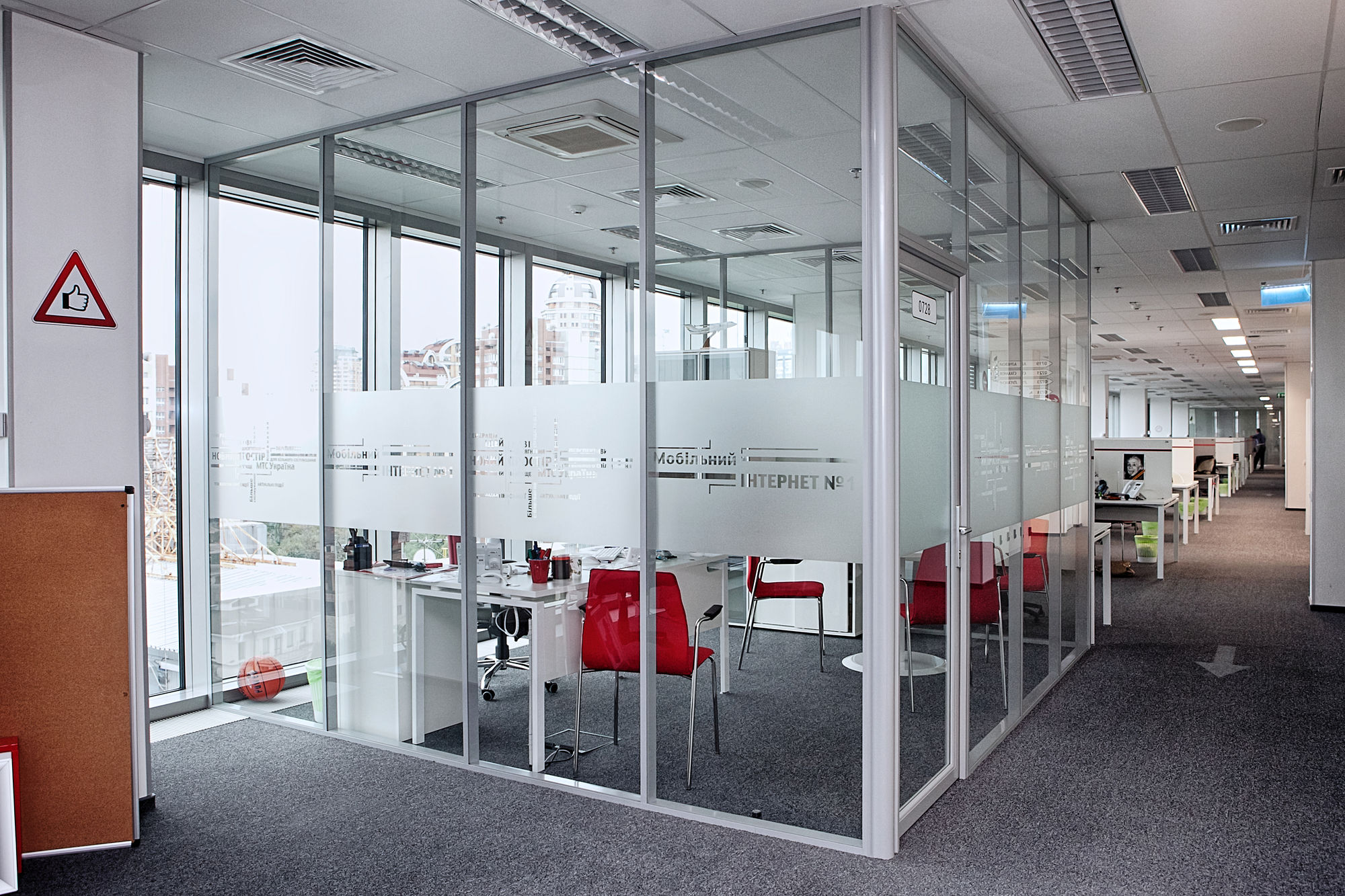 Photo Doors with aluminum lining